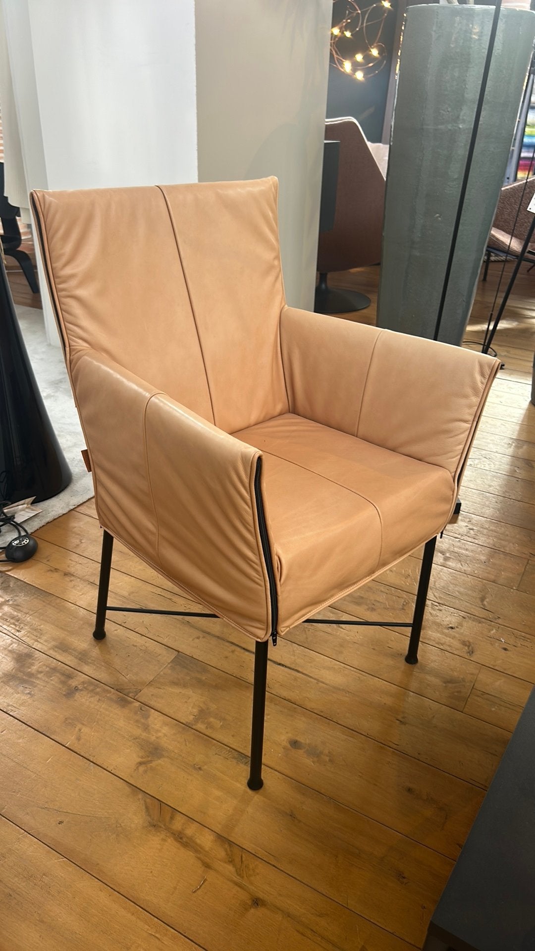 Montis geraldine in leder showroommodel 50%, Ophalen, Nieuw, Zwart, Eén