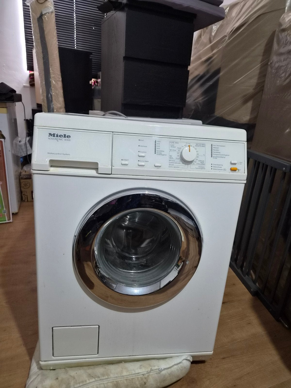 Miele Novotronic W306 Wasmachine, 1200 tot 1600 toeren, Gebruikt, 4 tot 6 kg, Ophalen of Verzenden