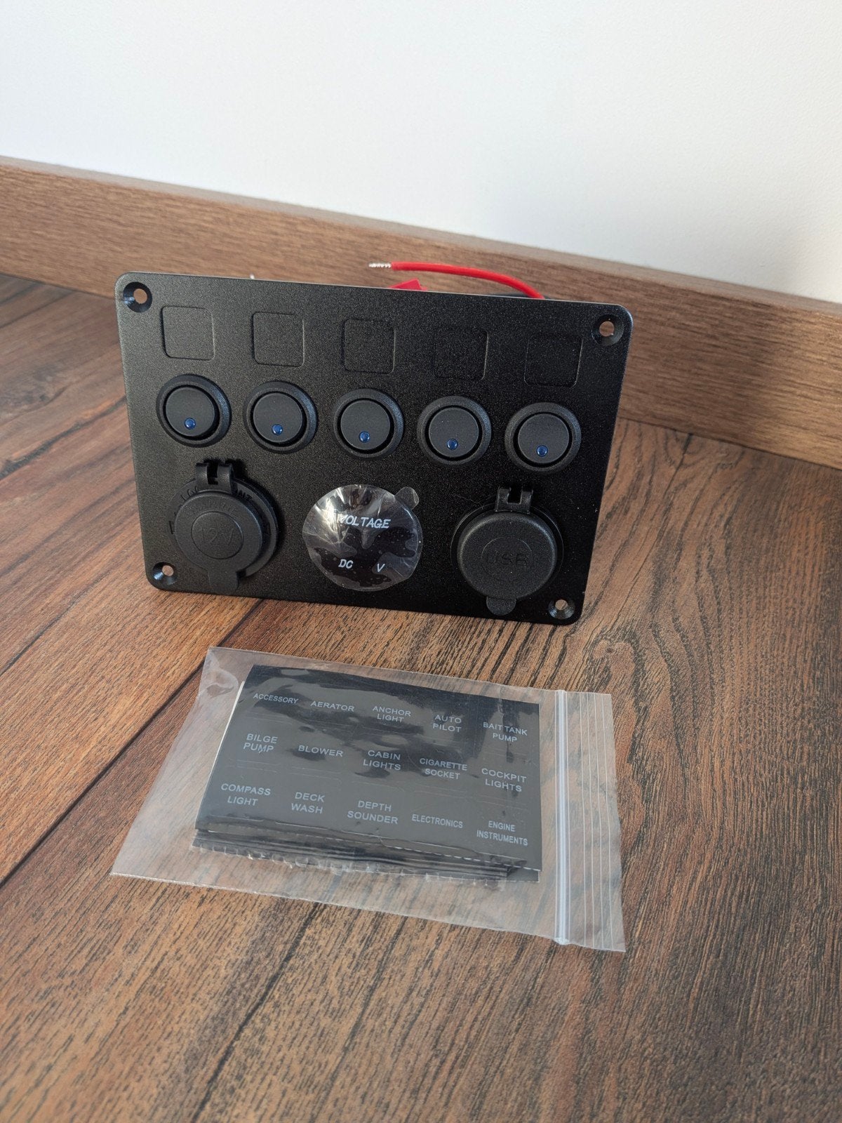 Nieuw schakelpaneel met USB en 12V aansluitingen, Ophalen of Verzenden, Nieuw, Motor en Techniek