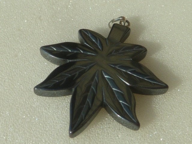 Hanger blad van Hematiet, Sieraden, Tassen en Uiterlijk, Edelstenen, Nieuw, Ophalen of Verzenden