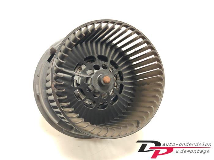 Kachel Ventilatiemotor van een Peugeot 108, Gebruikt, -, -, Ophalen of Verzenden