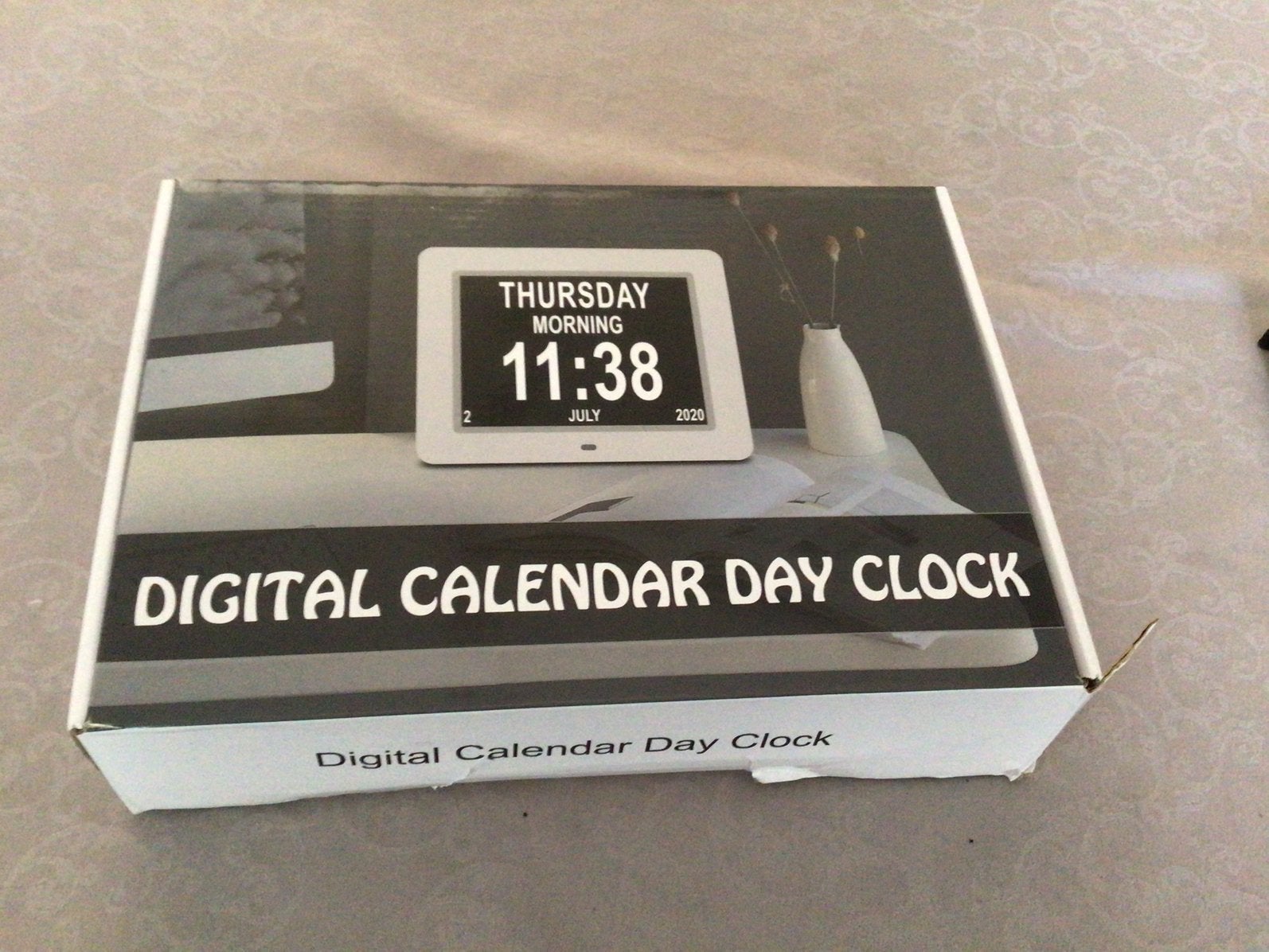 Digitale kalender-dag klok ZGAN, Ophalen of Verzenden, Zo goed als nieuw, Wandklok