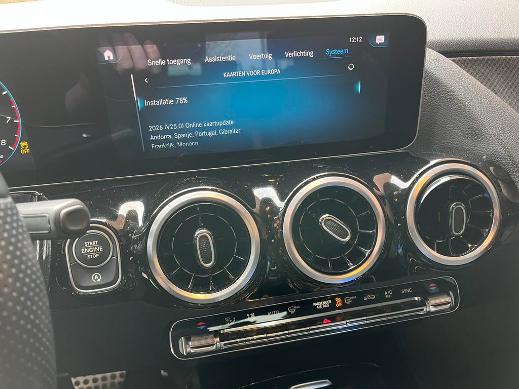 Foto 2 van Mercedes Comand Mbux audio20 2026 Navigatie kaartupdate