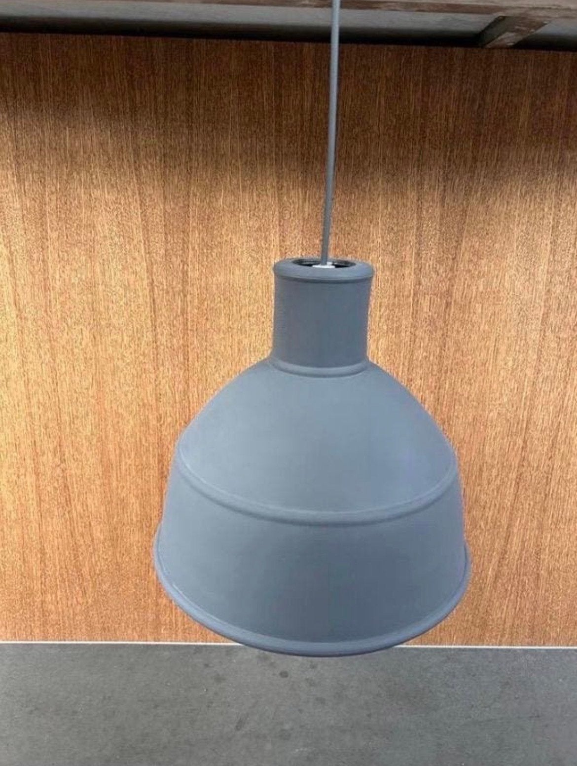 Muuto Rubber Lamp - Design Hanglamp Grijs E27, Huis en Inrichting, Ophalen, Zo goed als nieuw, Overige materialen, E27 (groot)