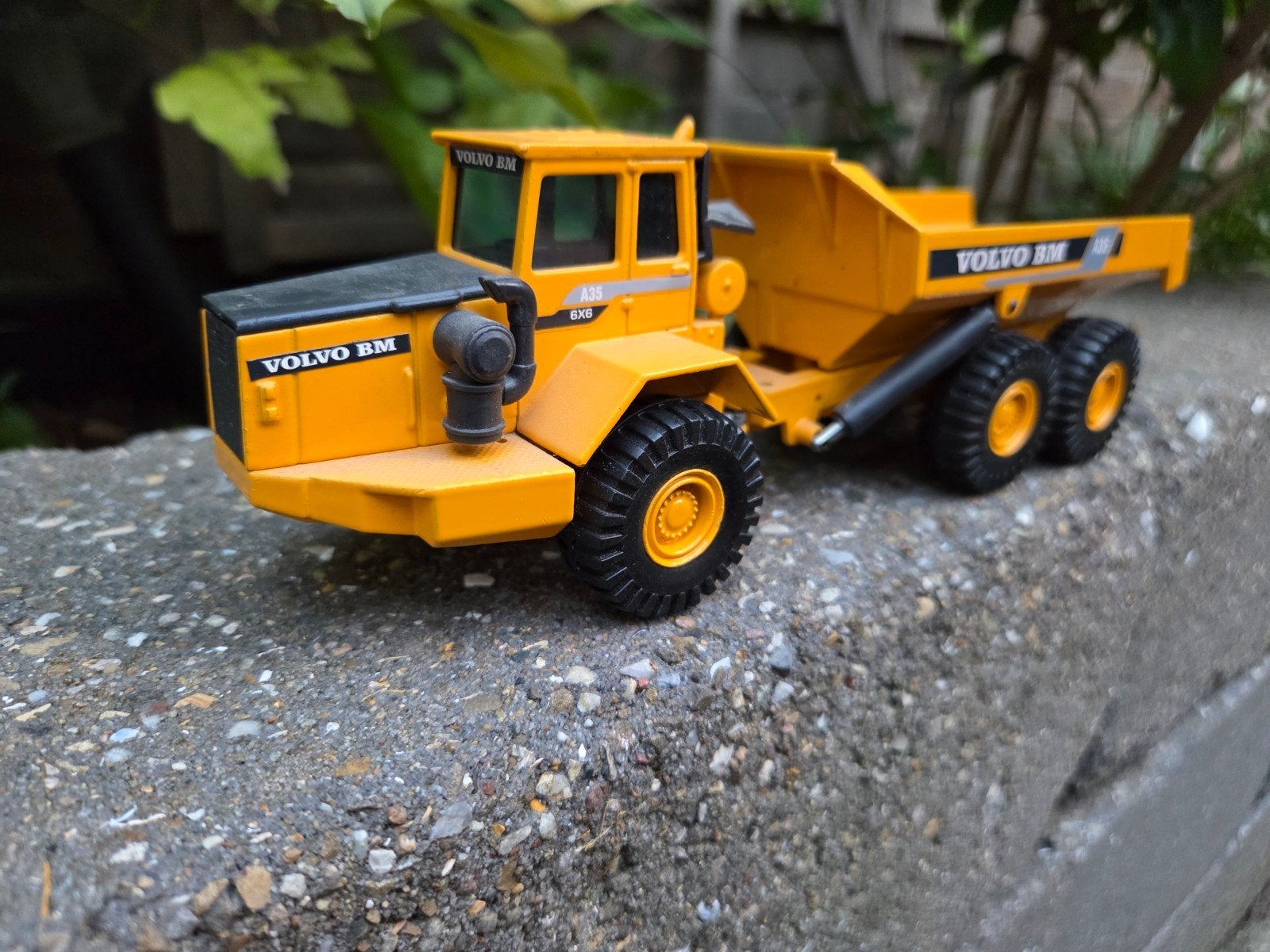 Joal Volvo BM  A35 Dumper, Ophalen of Verzenden, Zo goed als nieuw, Bus of Vrachtwagen, Overige merken