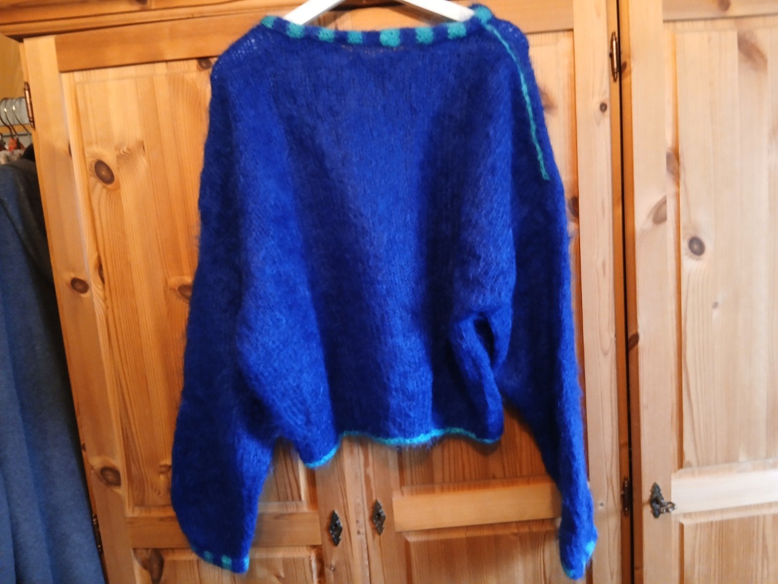 Blauwe pluizige trui met turquoise accenten, Kleding | Dames, Truien en Vesten, Maat 38/40 (M), Blauw, Ophalen of Verzenden, Onbekend