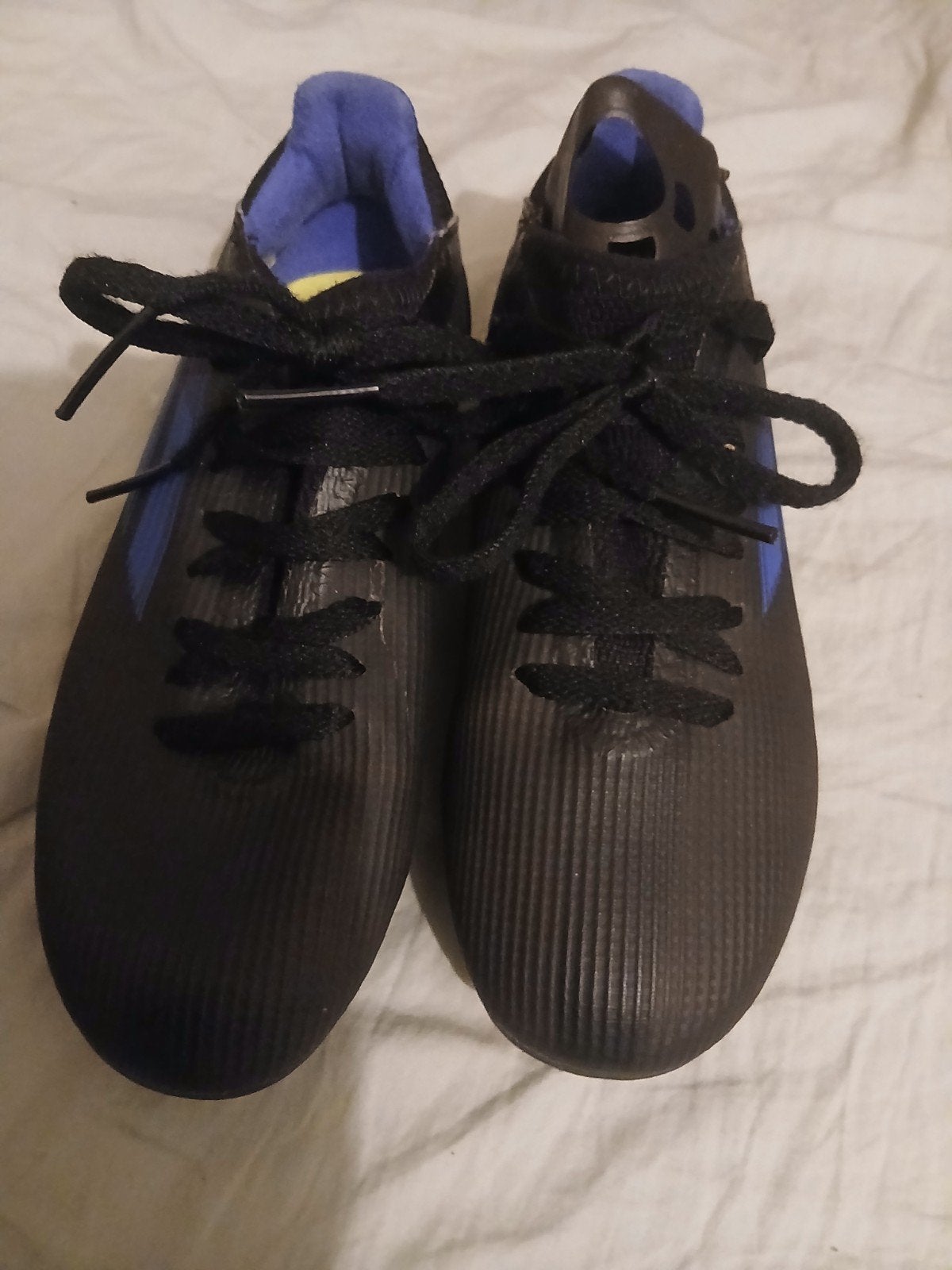 Nieuwe adidas footbal schoenen hyperfast voor jongens, Sport en Fitness, Maat XS of kleiner, Ophalen, Nieuw, Schoenen