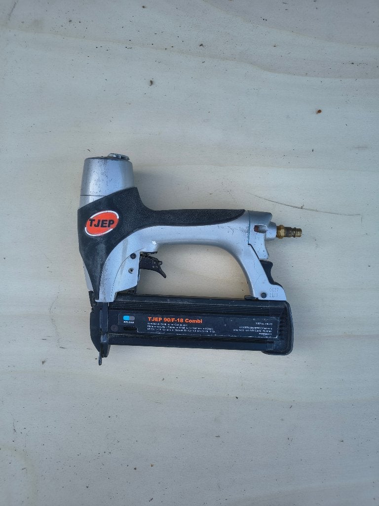 TJEP 90/F-18 nietmachine en brads (spijkertjes), Ophalen, Gebruikt, Tacker/nietmachine, Overige merken