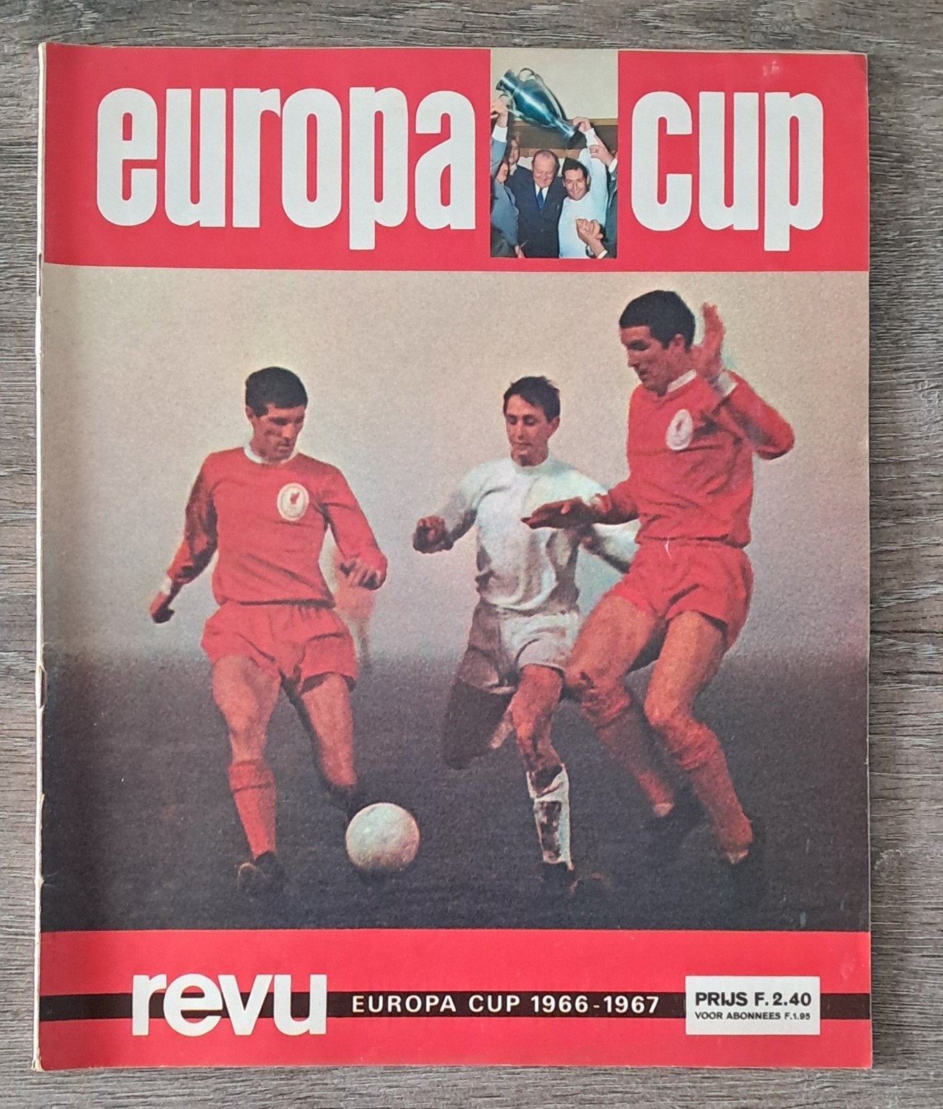 Europa Cup Revu 1966-1967 Voetbal Magazine, Verzamelen, Ophalen of Verzenden, Buitenlandse clubs, Boek of Tijdschrift