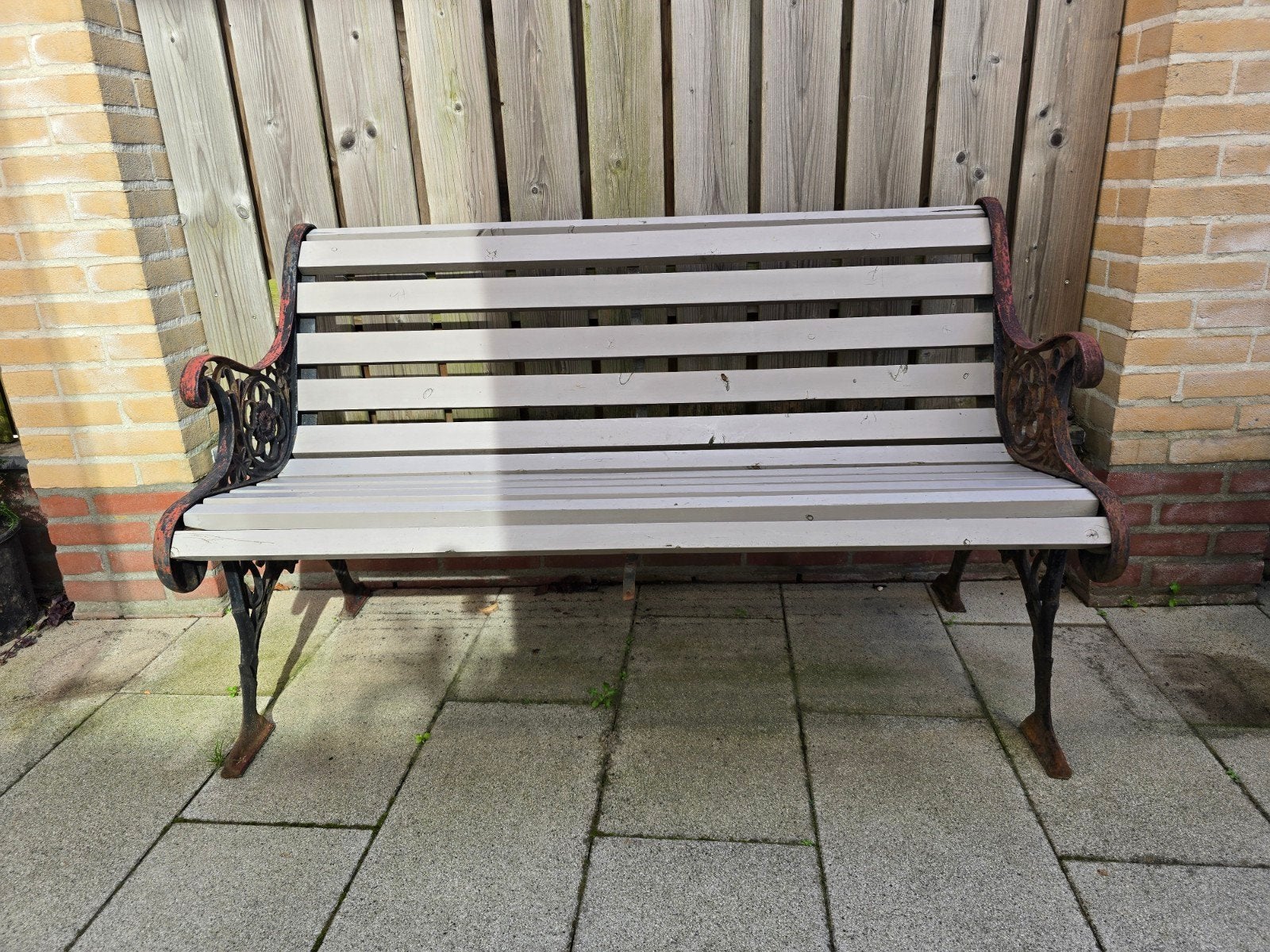 Klassiek gietijzeren tuinbankje, Ophalen, Gebruikt, Metaal