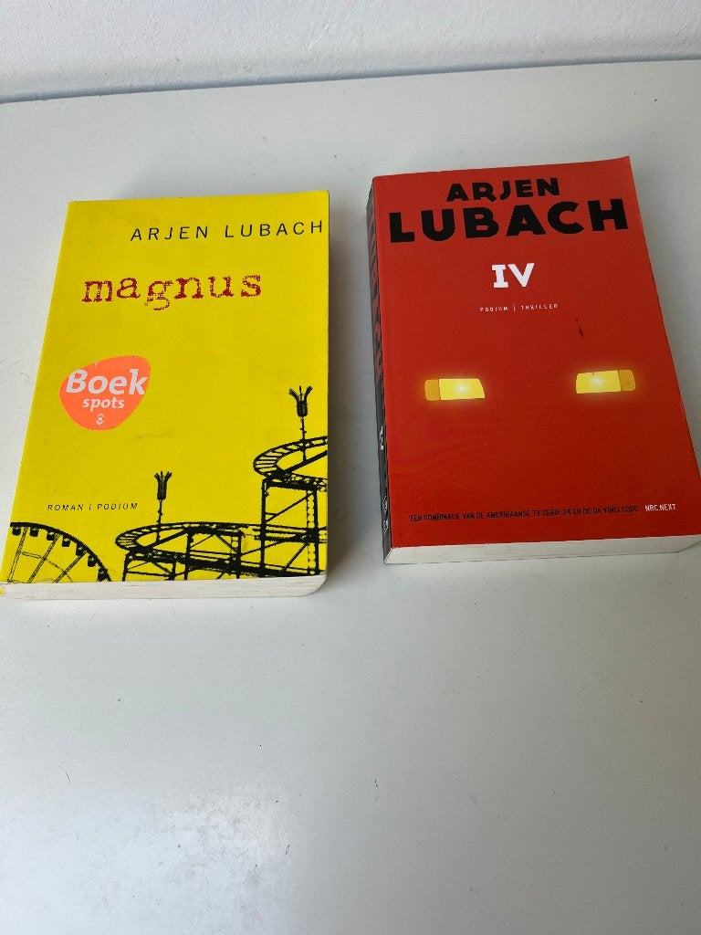 Arjen Lubach - Magnus en IV, Ophalen of Verzenden, Zo goed als nieuw