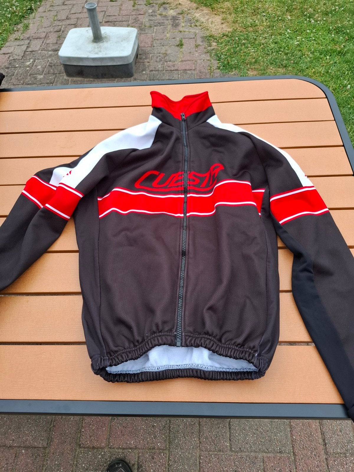 Winter Wielerjack - Quest - Zwart/Rood/Wit, Fietsen en Brommers, Fietsaccessoires | Fietskleding, Ophalen of Verzenden