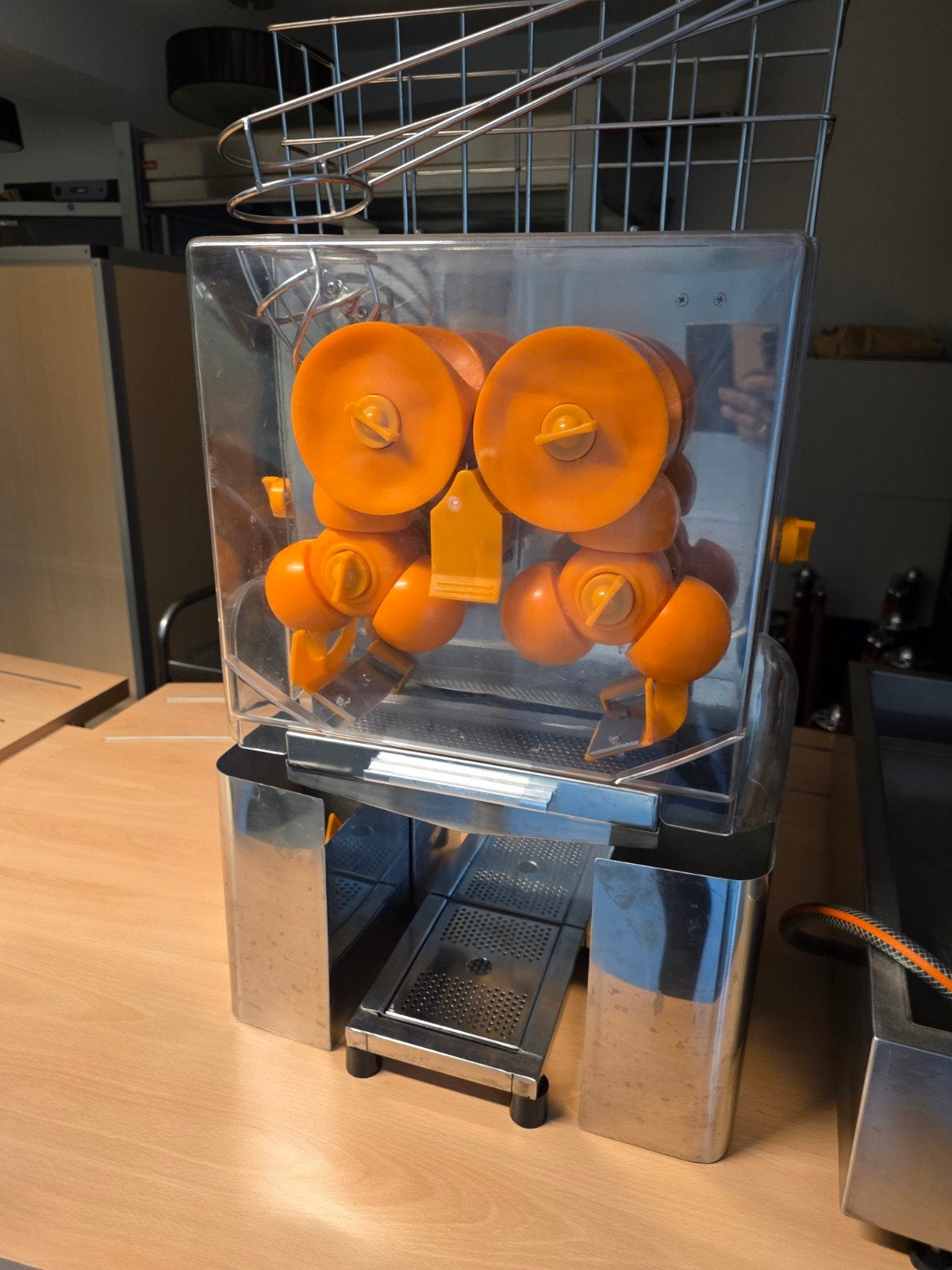 Professionele automatische citruspers, Ophalen of Verzenden, Zo goed als nieuw, Elektrisch, Citruspers