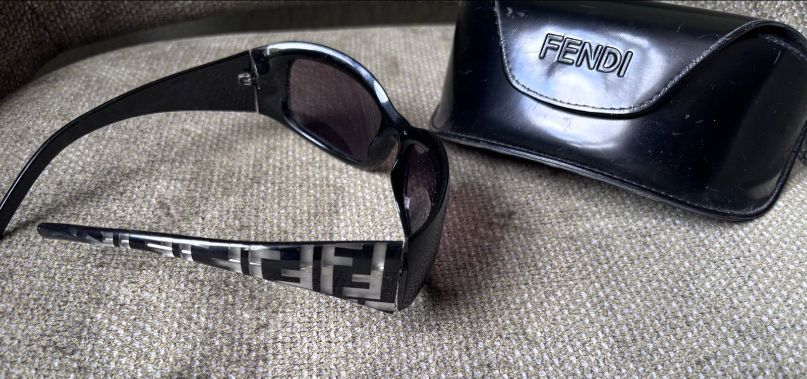 Vintage Fendi zonnebril - Goede staat, glazen onbeschadigd, Overige merken, Gebruikt, Zonnebril, Zwart