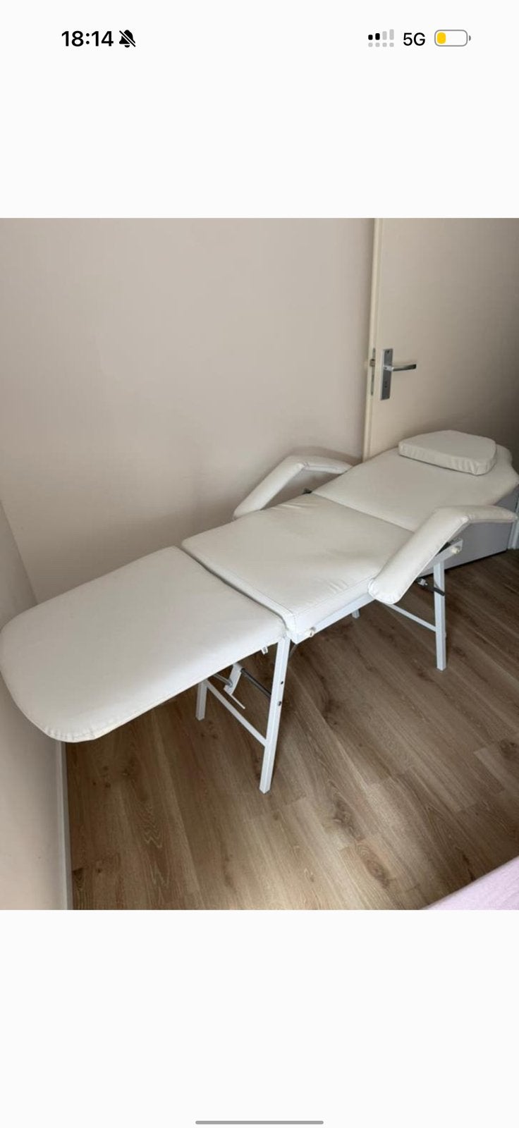 Behandelstoel wit, Ophalen, Zo goed als nieuw, Massagestoel of Kussen
