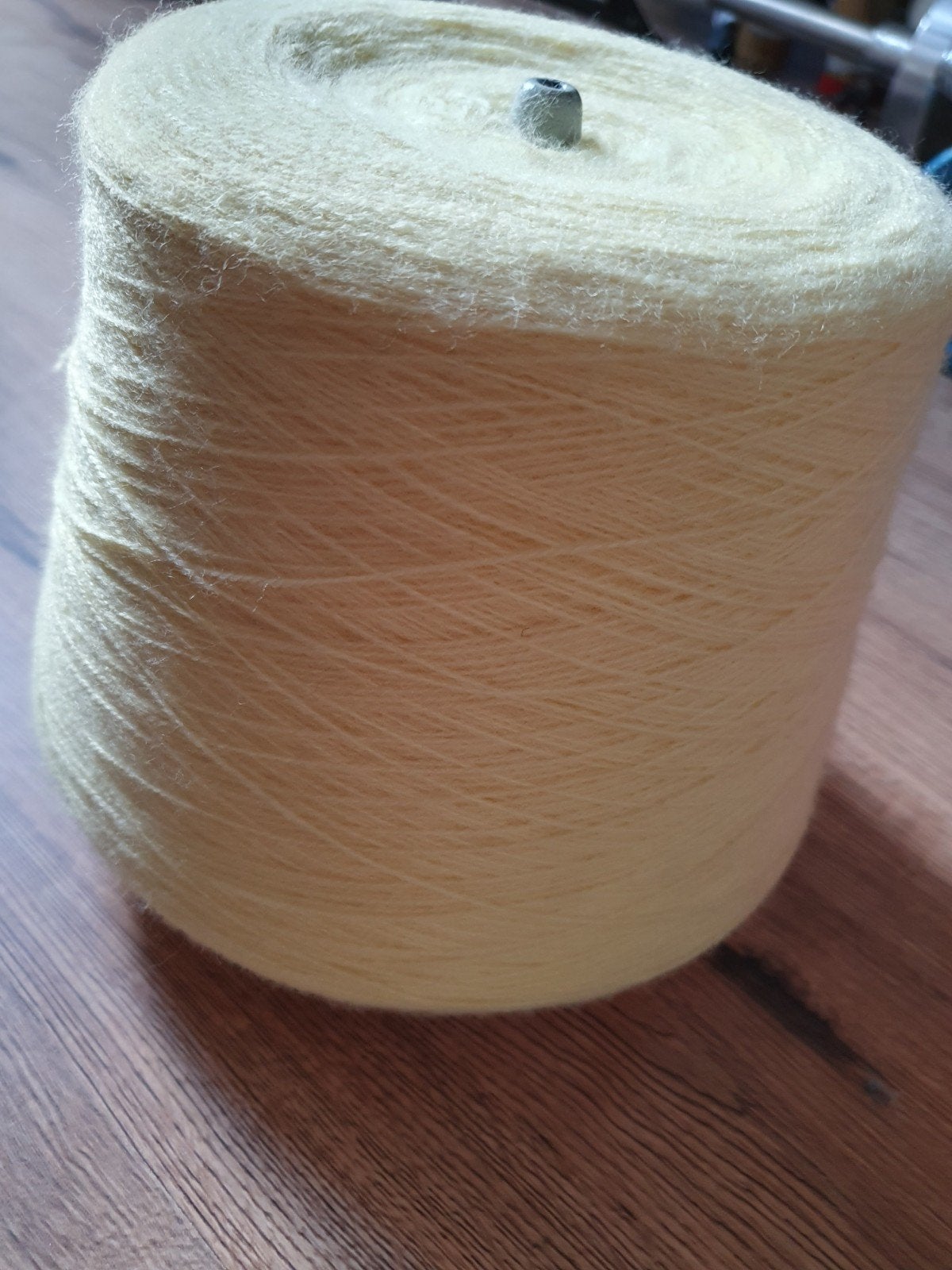 klos licht geel garen voor breien punchen haken, Ophalen of Verzenden, Nieuw, Garen of Naald(en)
