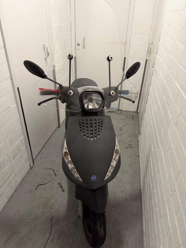 Piaggio Zip Iget snor, Fietsen en Brommers, Scooters | Piaggio, Ophalen, Zip, Zo goed als nieuw, Benzine