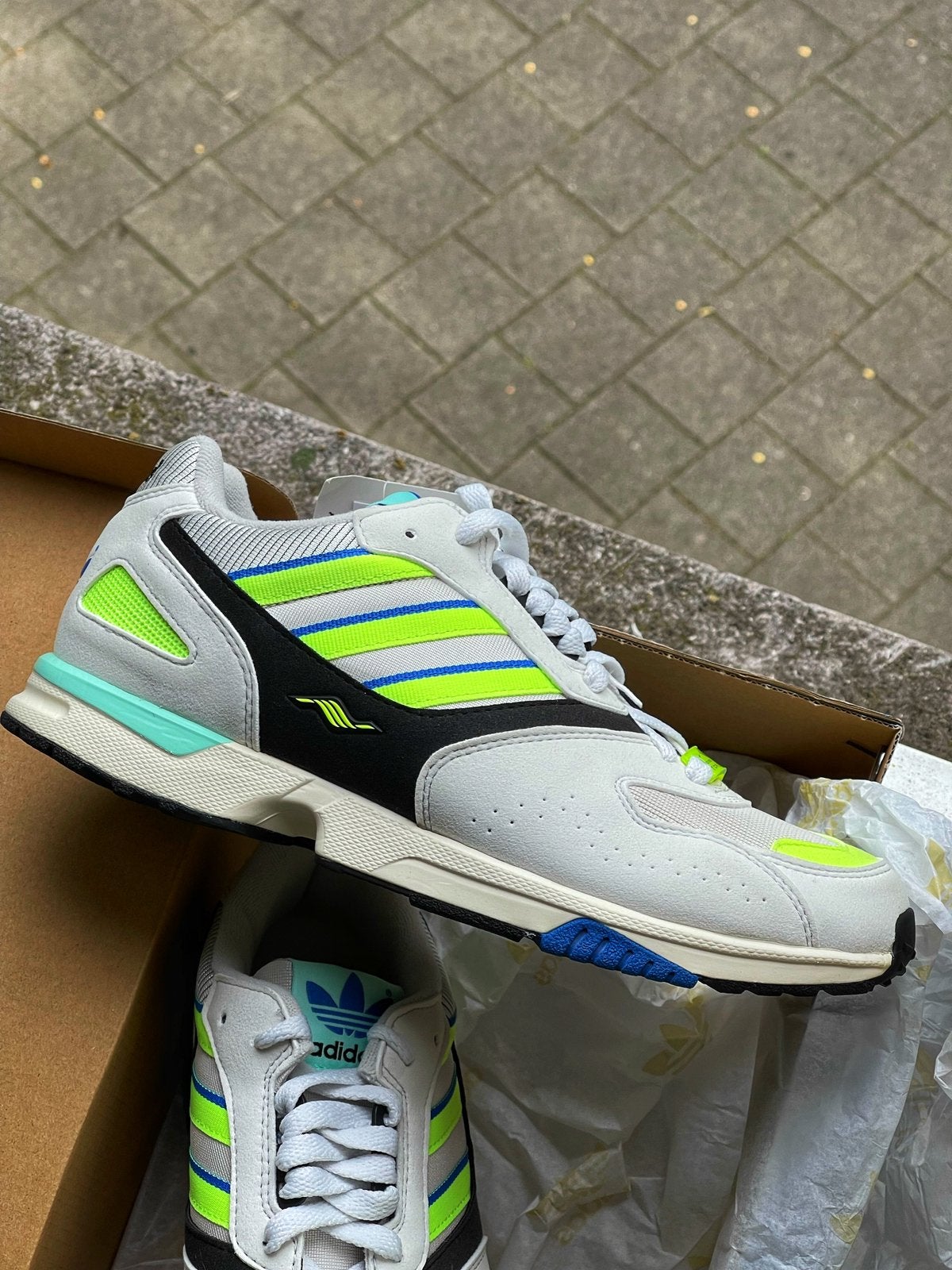 ADIDAS ZX 4000 CRYSTAL WHITE  NIEUW IN DOOS ( 40 2/3 ), Wit, Nieuw, Ophalen of Verzenden, Sneakers of Gympen