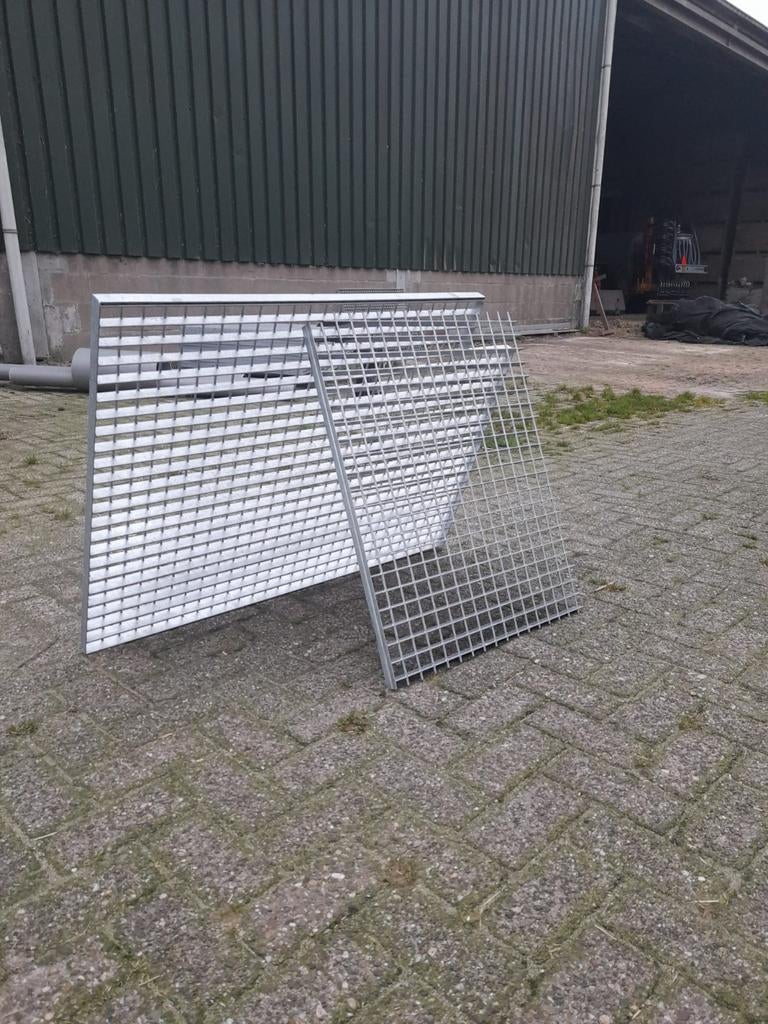 Looproosters, Dieren en Toebehoren