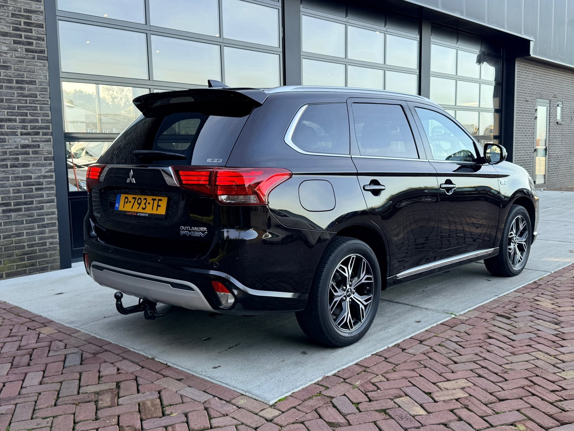 Mitsubishi Outlander 2.4 PHEV S-Edition | Diamond leer | Cam, Auto's, Automaat, 135 pk, 4 cilinders, Bedrijf