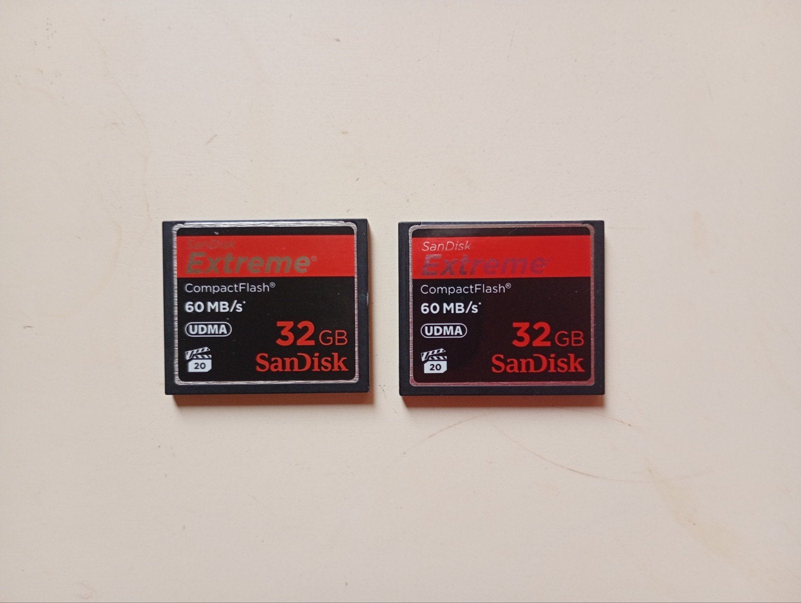 2x  CompactFlash Sandisk extreme 32GB, Audio, Tv en Foto, 32 GB, Ophalen of Verzenden, Zo goed als nieuw, Fotocamera
