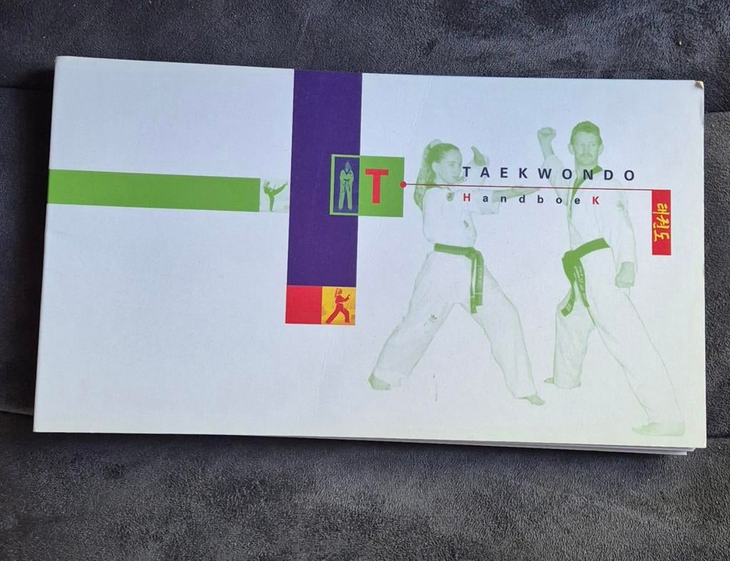 Taekwondo Handboek - Compleet Overzicht, Ophalen of Verzenden, Gelezen, E. van den Bogaert, Dhr. G. Hoink, Taekwondo Bond Nederland