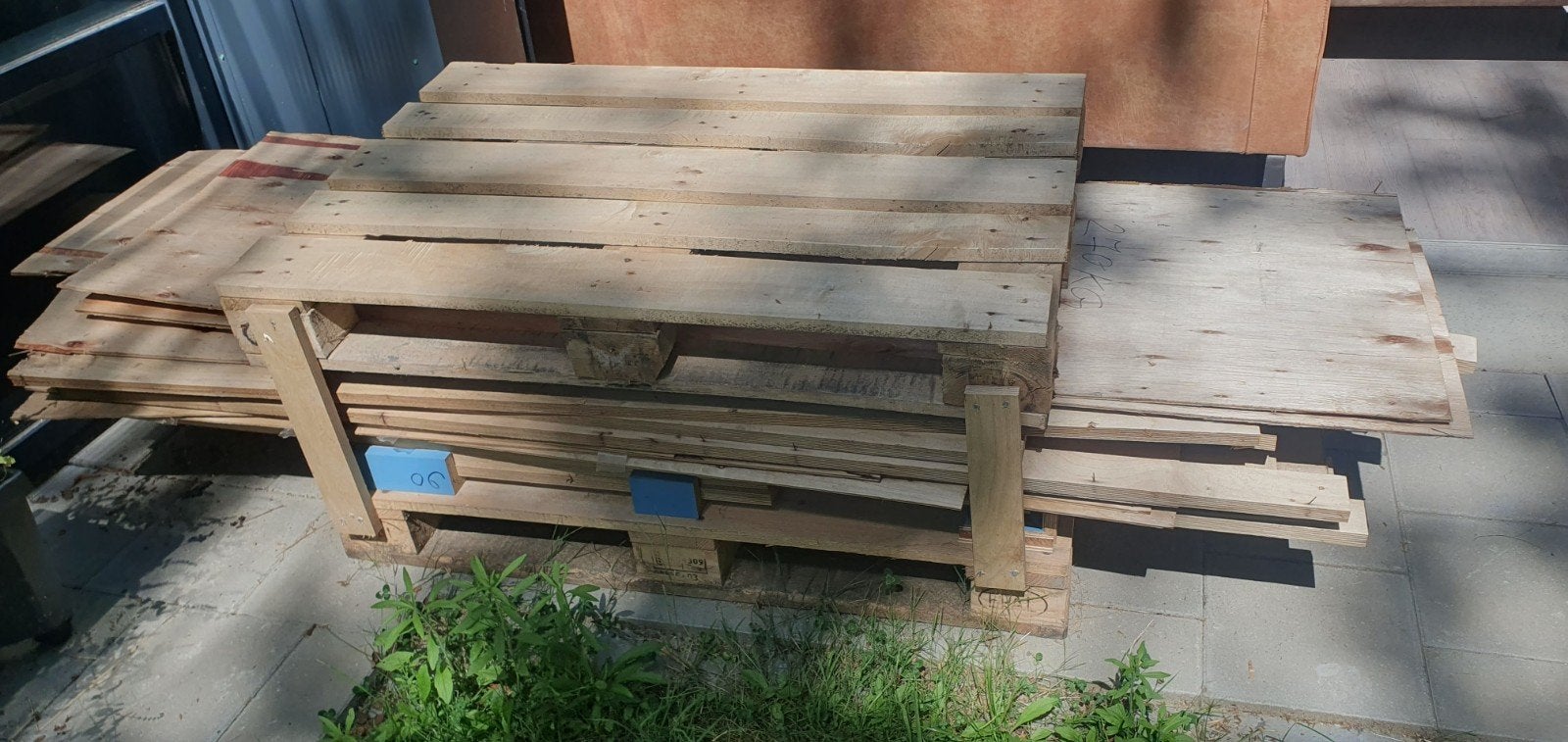Brandhout: Pallets en Houtresten, Minder dan 3 m³, Ophalen, Overige houtsoorten, Blokken