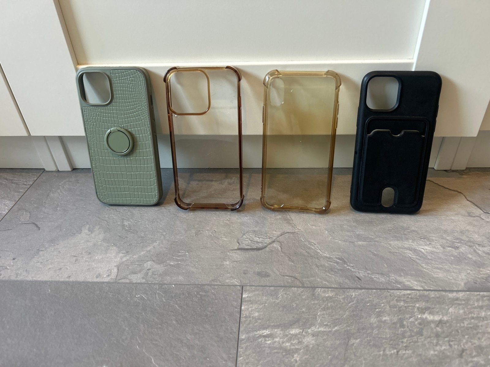 iPhone 12 Pro Max hoesjes (4 stuks), Telecommunicatie, Gebruikt, IPhone 12, Hoesje of Tasje, Meerkleurig