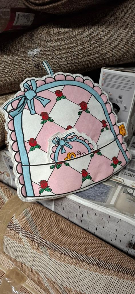Nieuwe Theemuts Roze met Rozen en Blauwe Strik - Op Voorraad, Ophalen of Verzenden, Nieuw