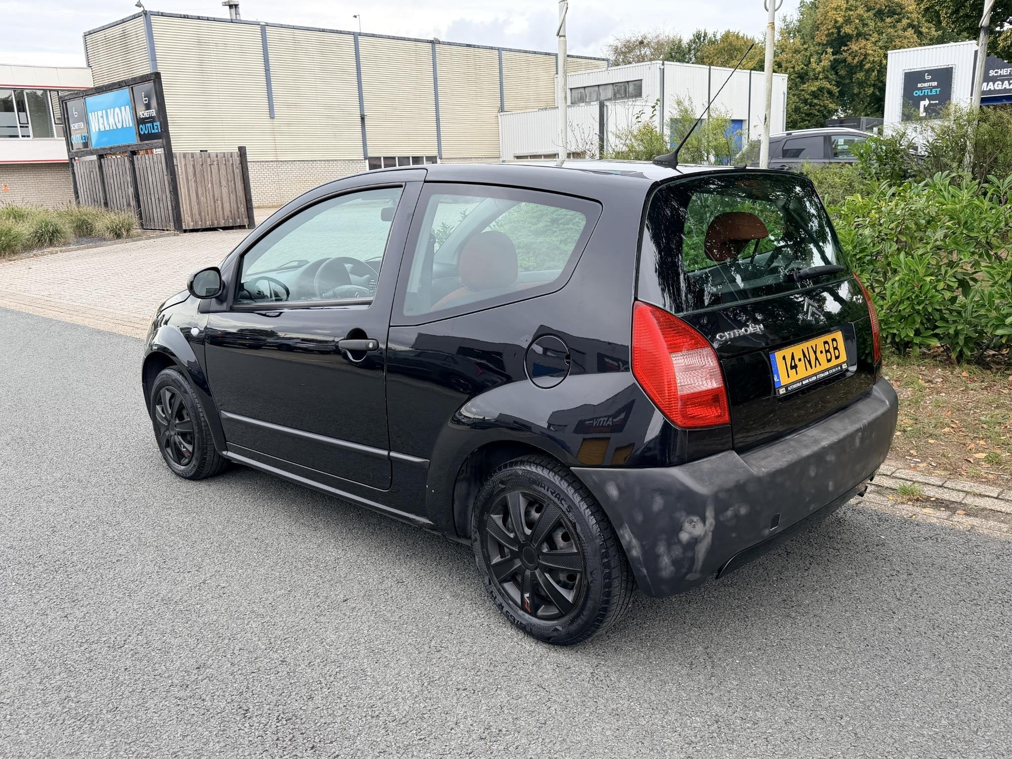 Citroen C2 1.1i Ligne Prestige 60PK, Auto's, Voorwielaandrijving, 31 €/maand, 4 cilinders, Zwart