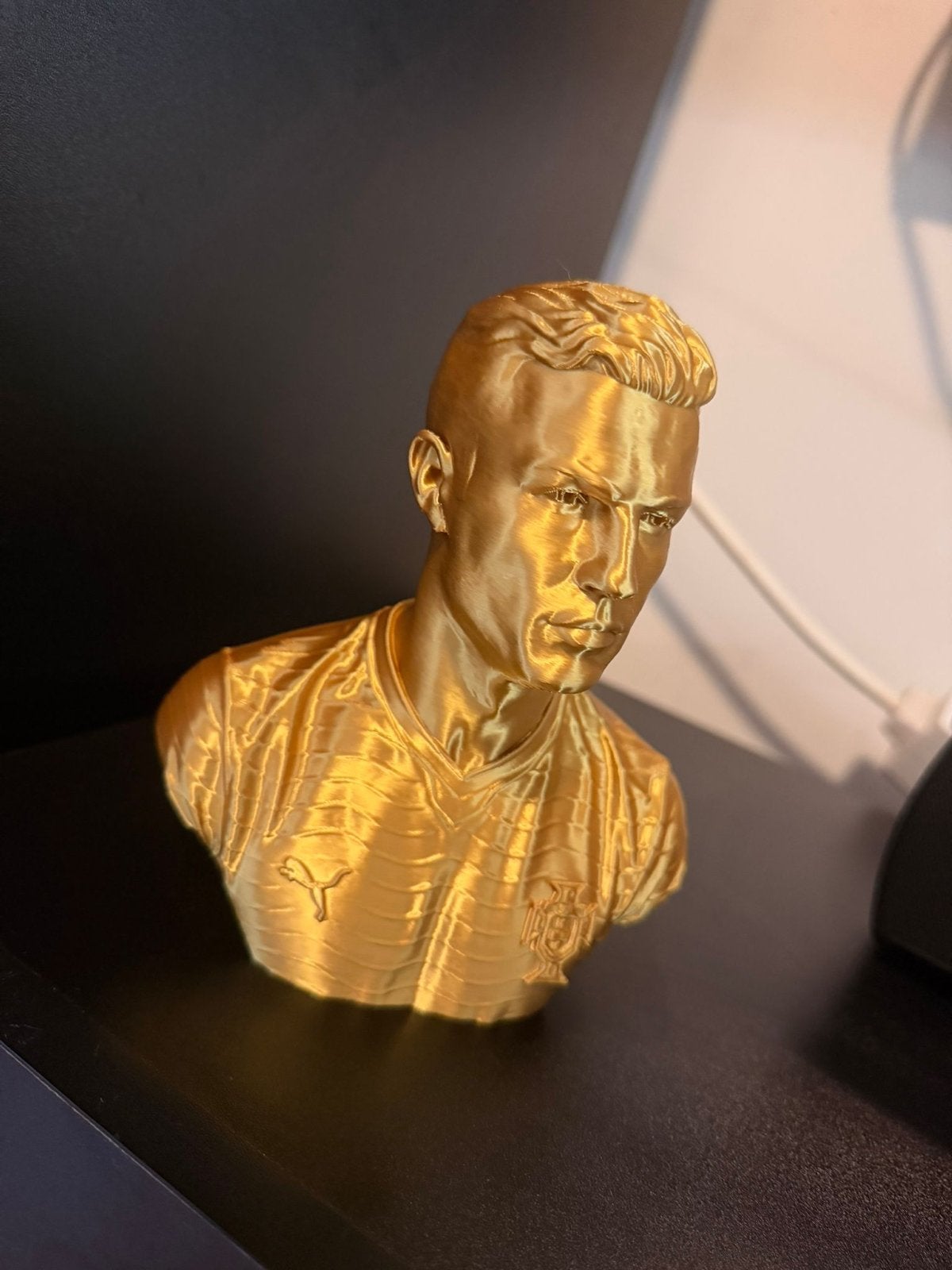 Gouden Cristiano Ronaldo Buste - Voetbal Legende Beeld, Minder dan 20 cm, Buste, Kunststof, Ophalen of Verzenden