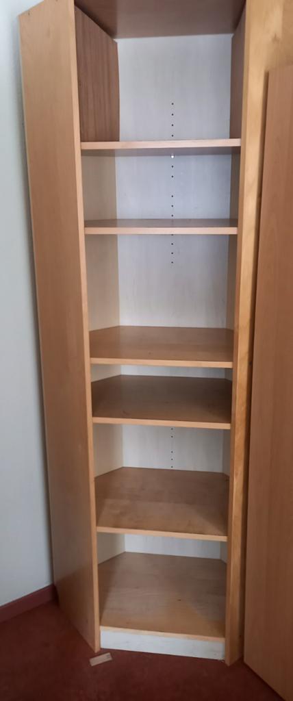 Hoekkast. Kleur zoals foto. Hoogte 205 cm, Ophalen, Zo goed als nieuw, 25 tot 50 cm, 50 tot 100 cm