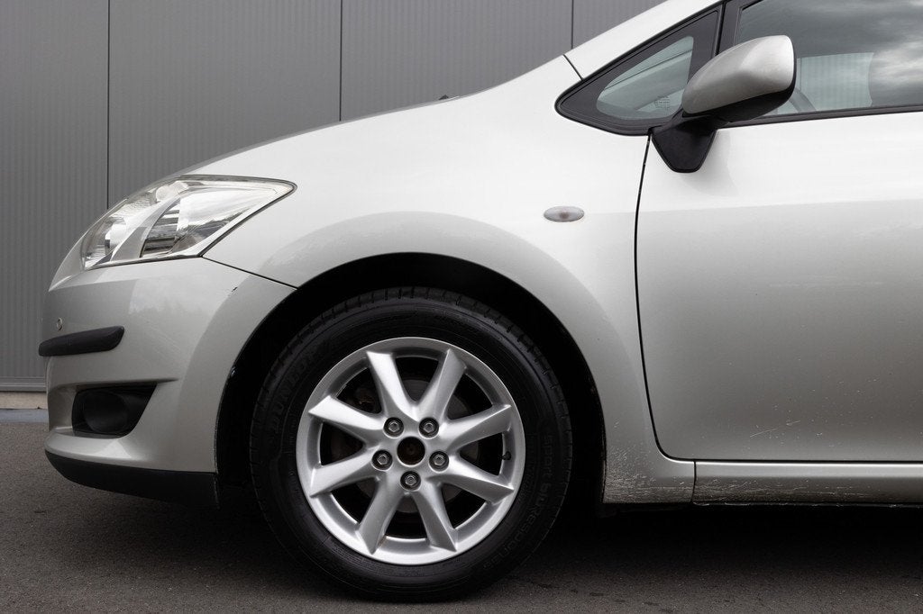 Toyota Auris 1.6 | NL-AUTO | LEDER | NAVI | TREKHAAK, Gebruikt, 4 cilinders, 1240 kg, Euro 4