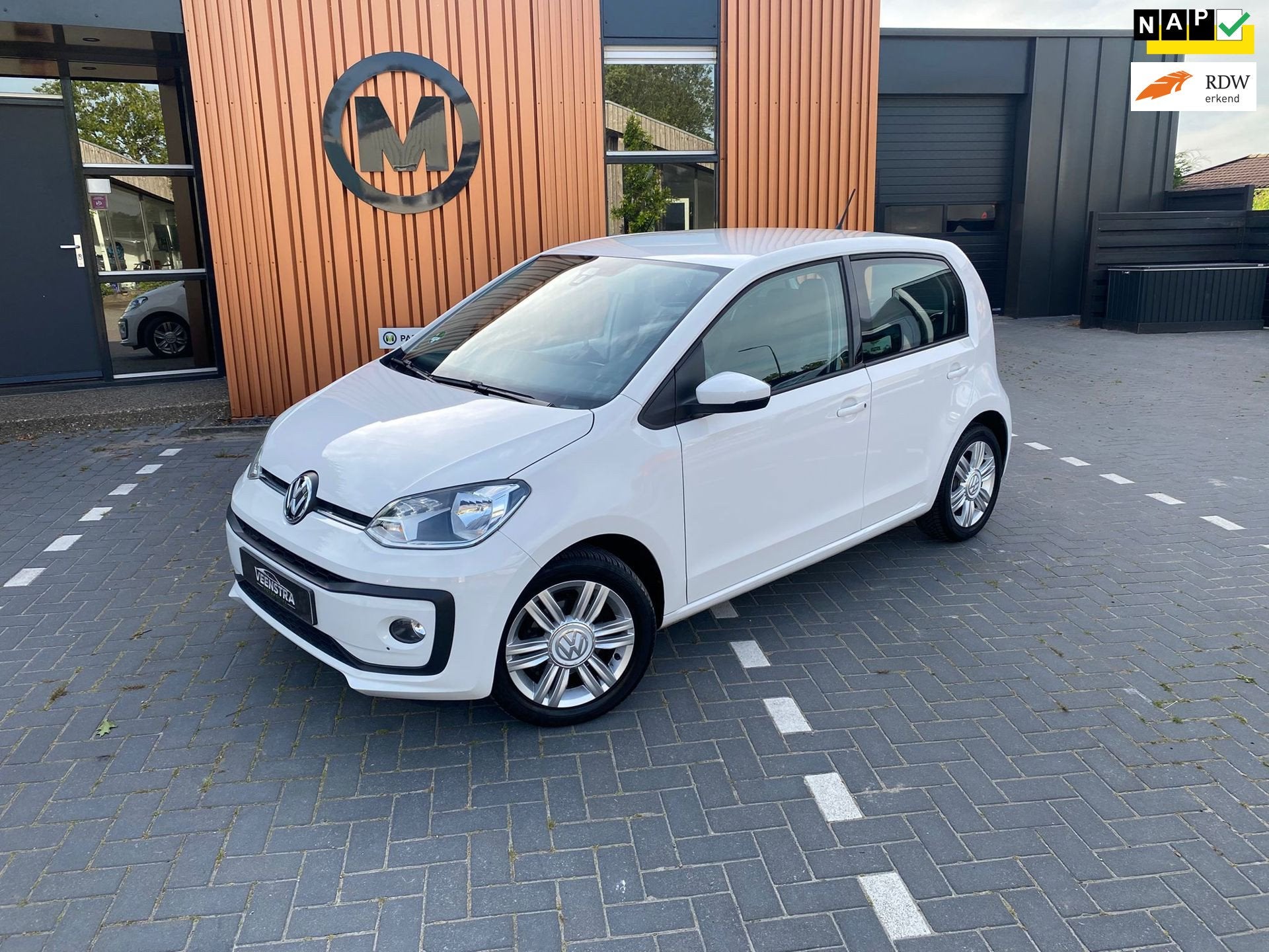 Volkswagen Up! 1.0 BMT high up! Cruise/PDC/Airco, Voorwielaandrijving, Stof, Gebruikt, Wit