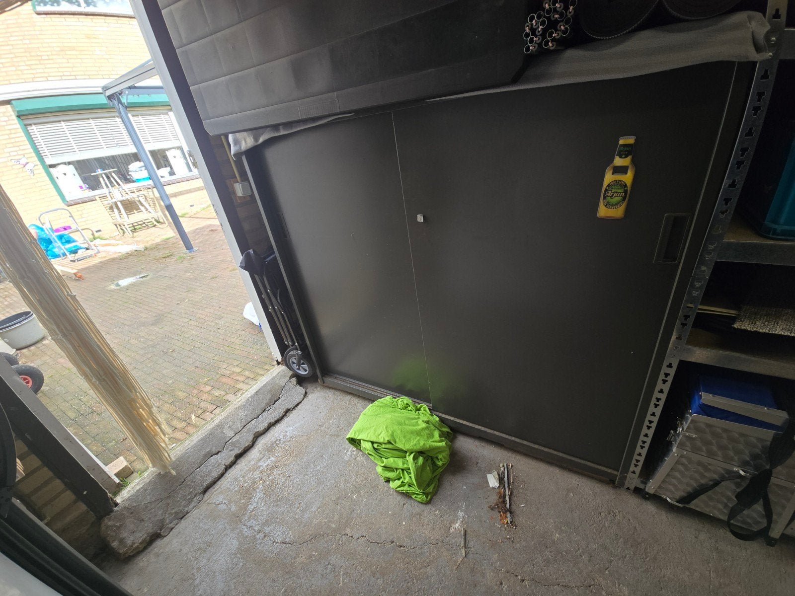 Metalen opbergkast met schuifdeuren, Ophalen, Gebruikt