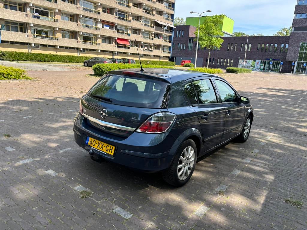Opel Astra 1.6 16V 5D Easytronic 85KW 2007 Grijs, Auto's, Opel, 4 cilinders, 635 kg, Origineel Nederlands, 1200 kg