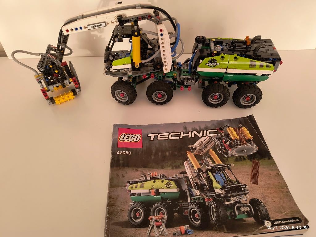 LEGO Technic 42080 Forest Machine met motor en boekje, Kinderen en Baby's, Speelgoed | Duplo en Lego, Zo goed als nieuw, Lego