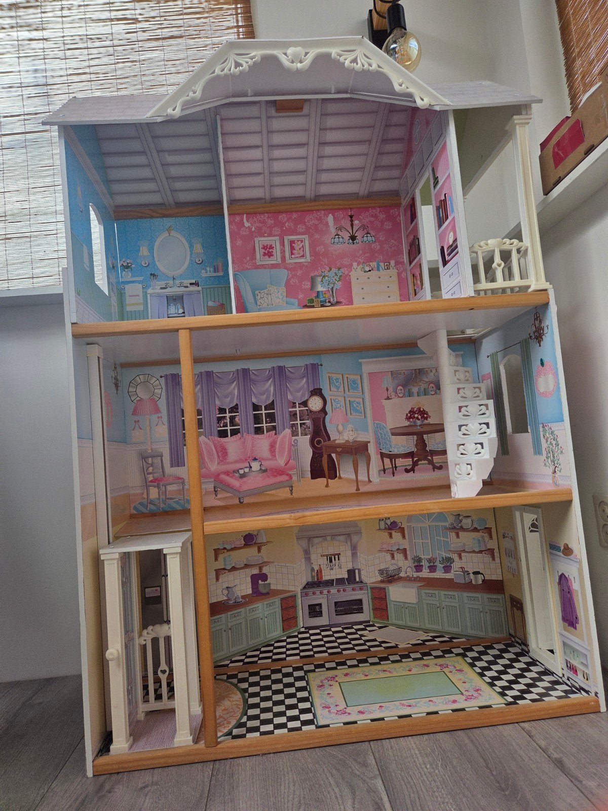 Barbie poppenhuis, groot en gedetailleerd houten poppenhuis, Ophalen