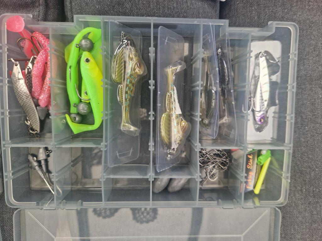 Zeebaars spullen + op bergbakjes + tas, Watersport en Boten, Ophalen, Nieuw, Werphengel