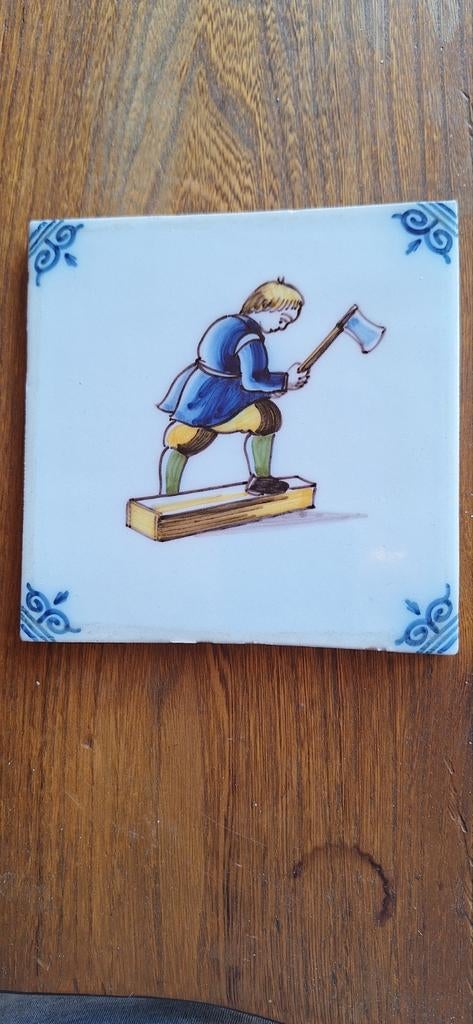 Vintage Makkums Tichelaar tegeltje met houthakker, Ophalen of Verzenden