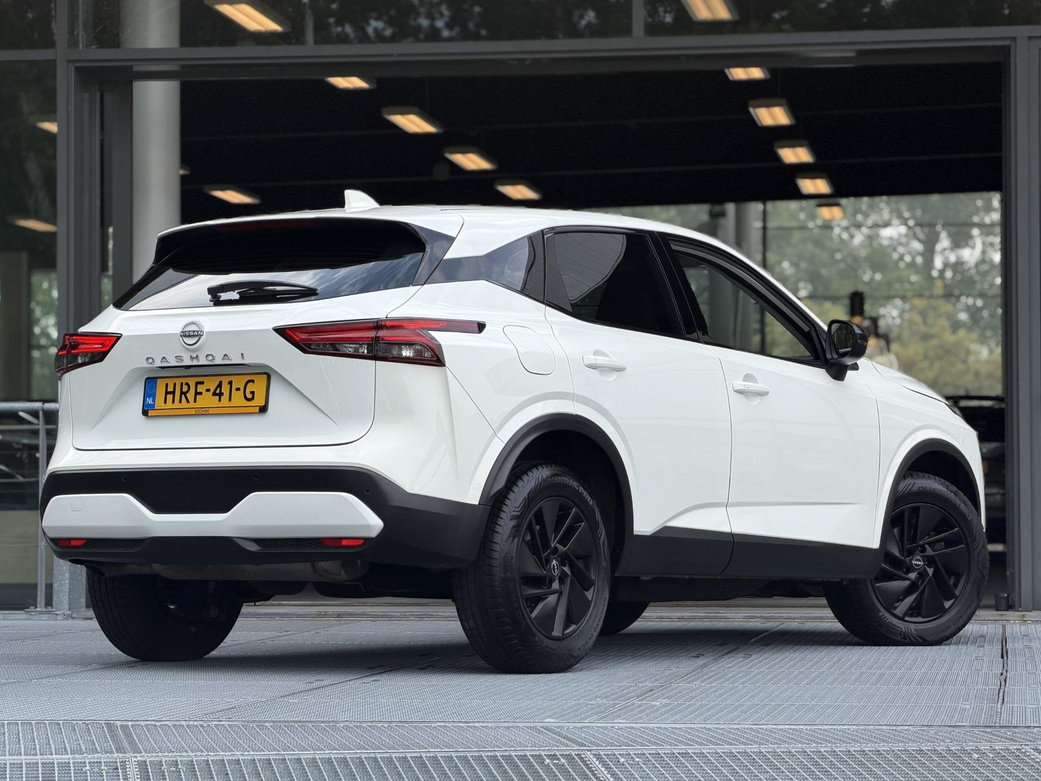 Nissan Qashqai 1.3 MHEV Xtronic Acenta Automaat 158PK | Cold, Auto's, Stof, Euro 6, Wit, Bedrijf