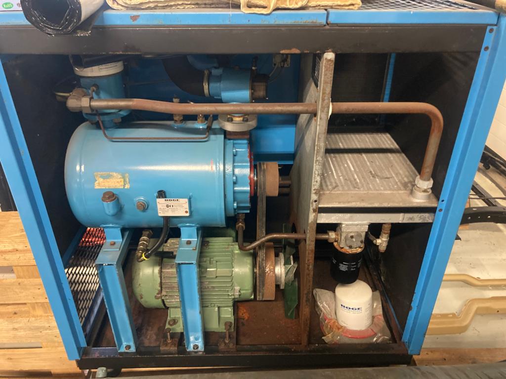 BOGE Schroefcompressor - Krachtige Industriële Luchtcompress, Doe-het-zelf en Verbouw, 100 liter of meer, Ophalen, Gebruikt
