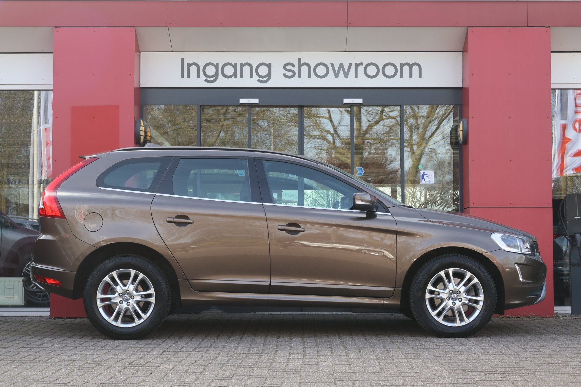 Volvo XC60 2.0 D4 Aut. FWD Summum | ACC | Trekhaak | Driver, Auto's, Volvo, Euro 5, Zwart, 4 cilinders, Leder en Stof