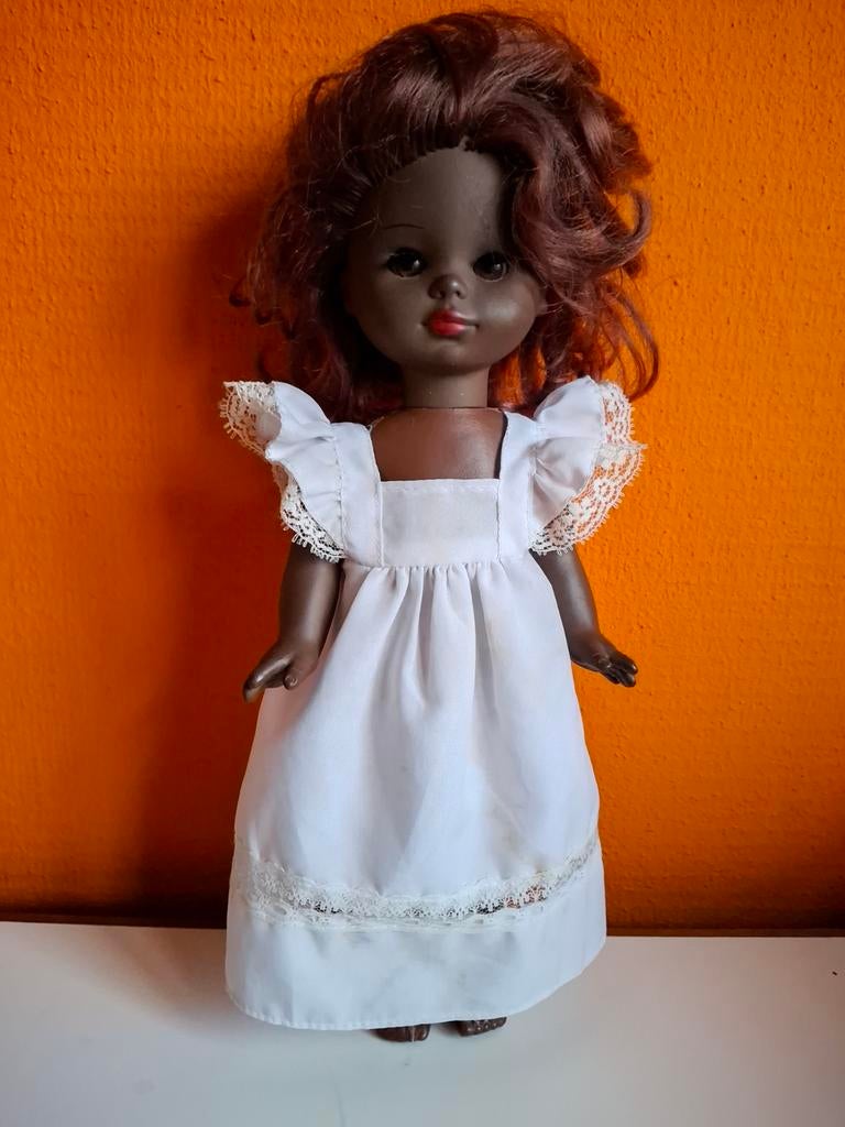 Vintage donkere Furga Damina pop? 32 cm, Verzamelen, Poppen, Ophalen of Verzenden, Gebruikt, Pop