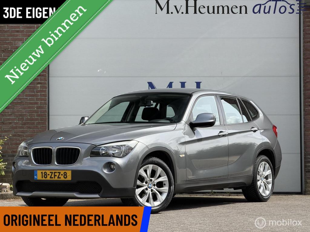 BMW X1 sDrive20i 184PK Automaat ORG NED 3DE EIG Specialist/D, Euro 5, Zwart, 4 cilinders, Origineel Nederlands