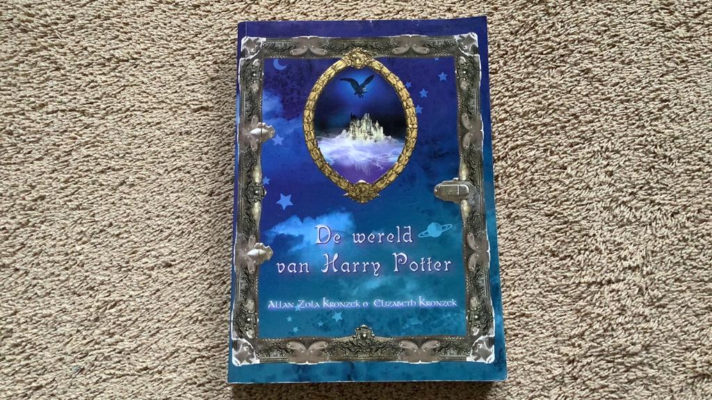 A. Zola Kronzek - De wereld van Harry Potter, Ophalen of Verzenden, Zo goed als nieuw, A. Zola Kronzek; E. Kronzek