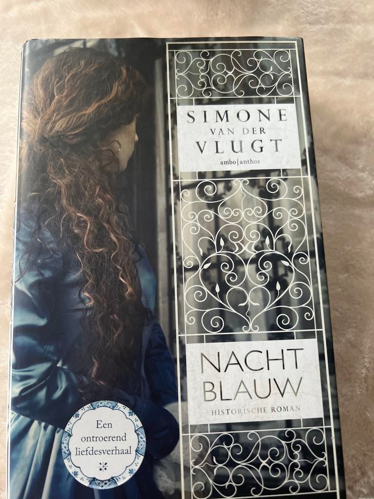 Nachtblauw - Simone van der Vlugt, Boeken, Ophalen of Verzenden, Gelezen