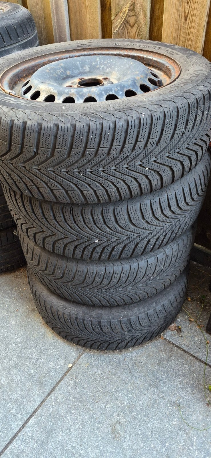 Vredestein winterbanden op stalen velg 205/55 R16 ford focus, Ophalen, Gebruikt, 16 inch, Banden en Velgen