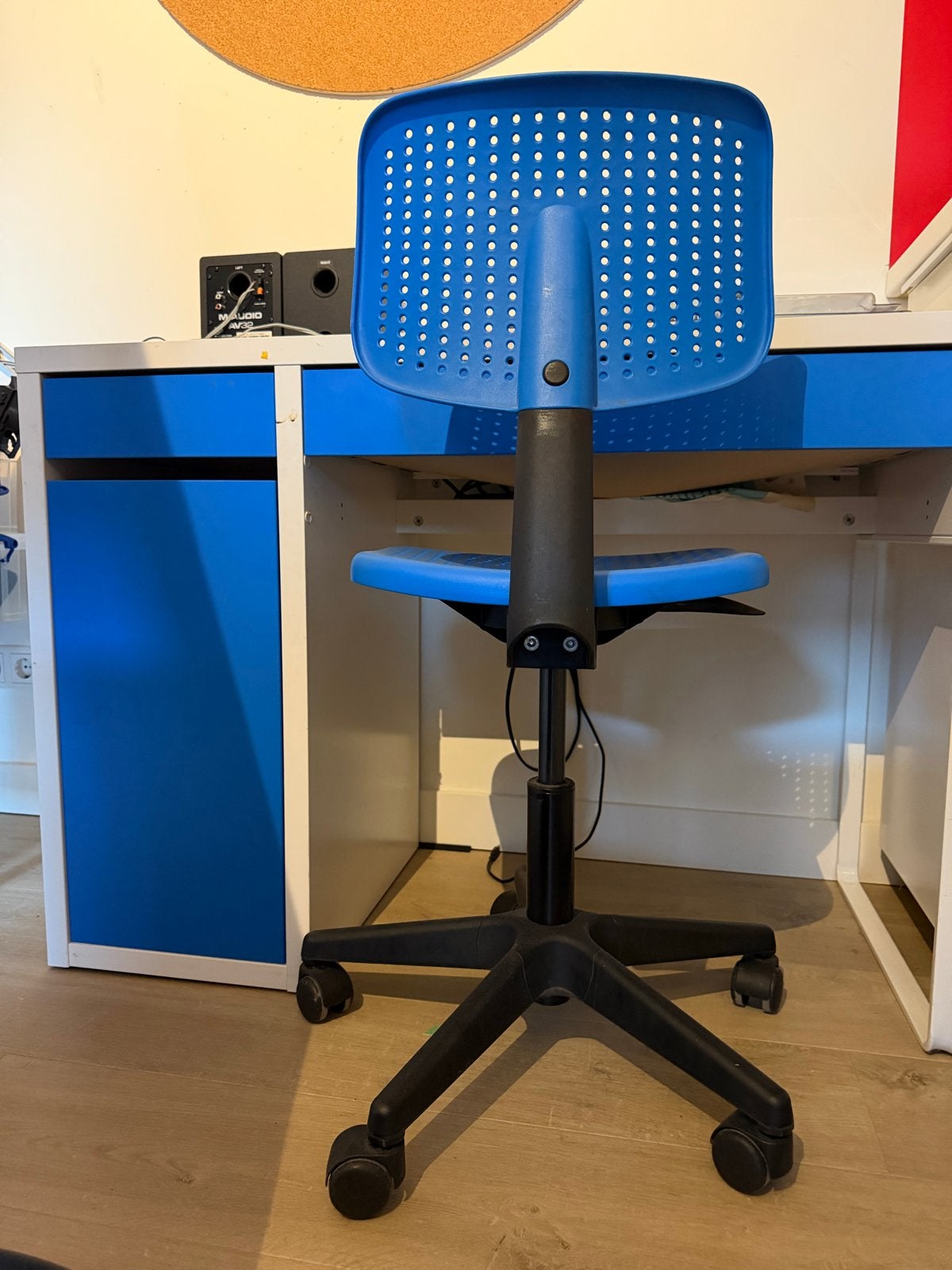 Blauwe bureaustoel en ikea bureau voor kinderen - Gebruikt, Ophalen, Gebruikt