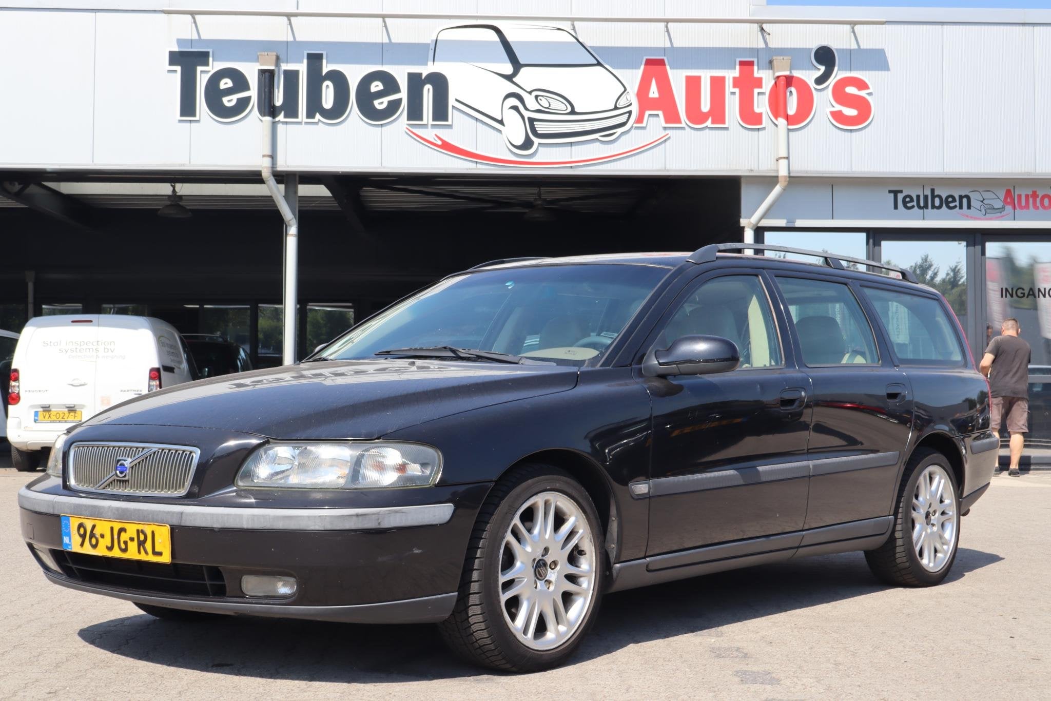 Volvo V70 2.4 Comfort Line | Leder | Cruise control | Climat, Auto's, Voorwielaandrijving, Stof, Beige, Traction-control